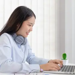 Learn how to accept or reject job offers professionally by doing it politely and also thank the employer for the opportunity.